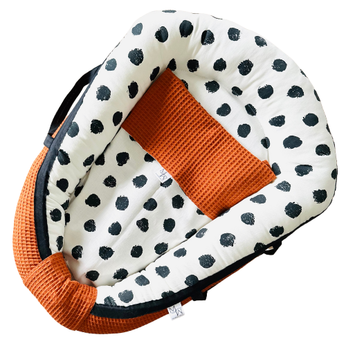 nid de poupée | brique à points | Jouets