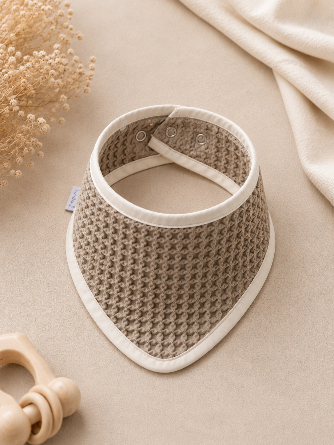 bib plain grey