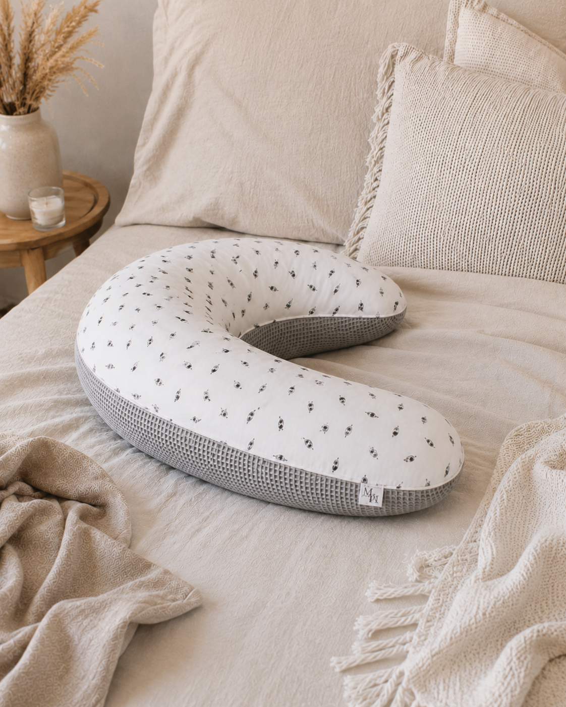 Nursing pillow | cover | compose yourself | feathers